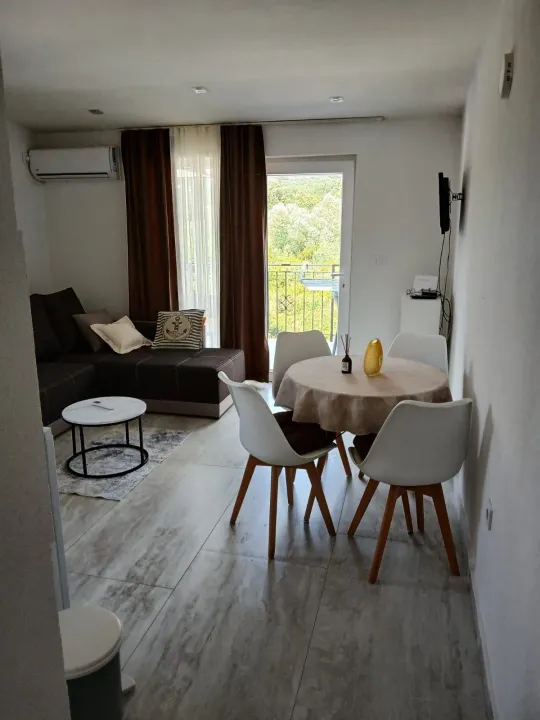 Rent, one bedroom apartment, 36m², Radanovići, Kotor