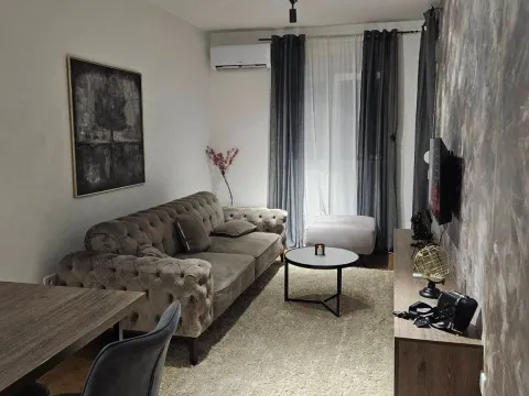 Izdavanje, dvosoban stan, 56m², Pobrežje, Podgorica - image 2