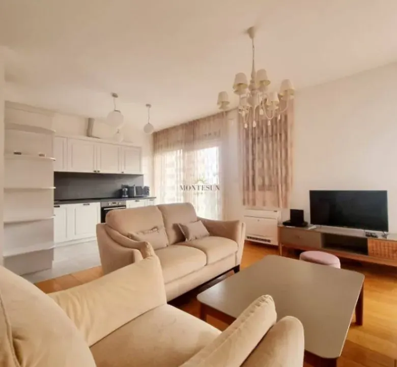 Izdavanje, trosoban stan, 103m², Budva, Crna Gora