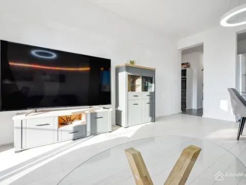 Prodaja, dvosoban stan, 69m², Donja Lastva, Tivat - image 3