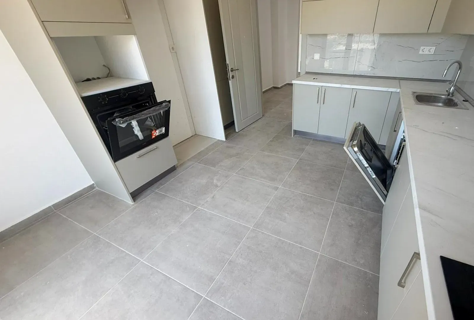 Sale, apartment, 334m², Bar, Crna Gora