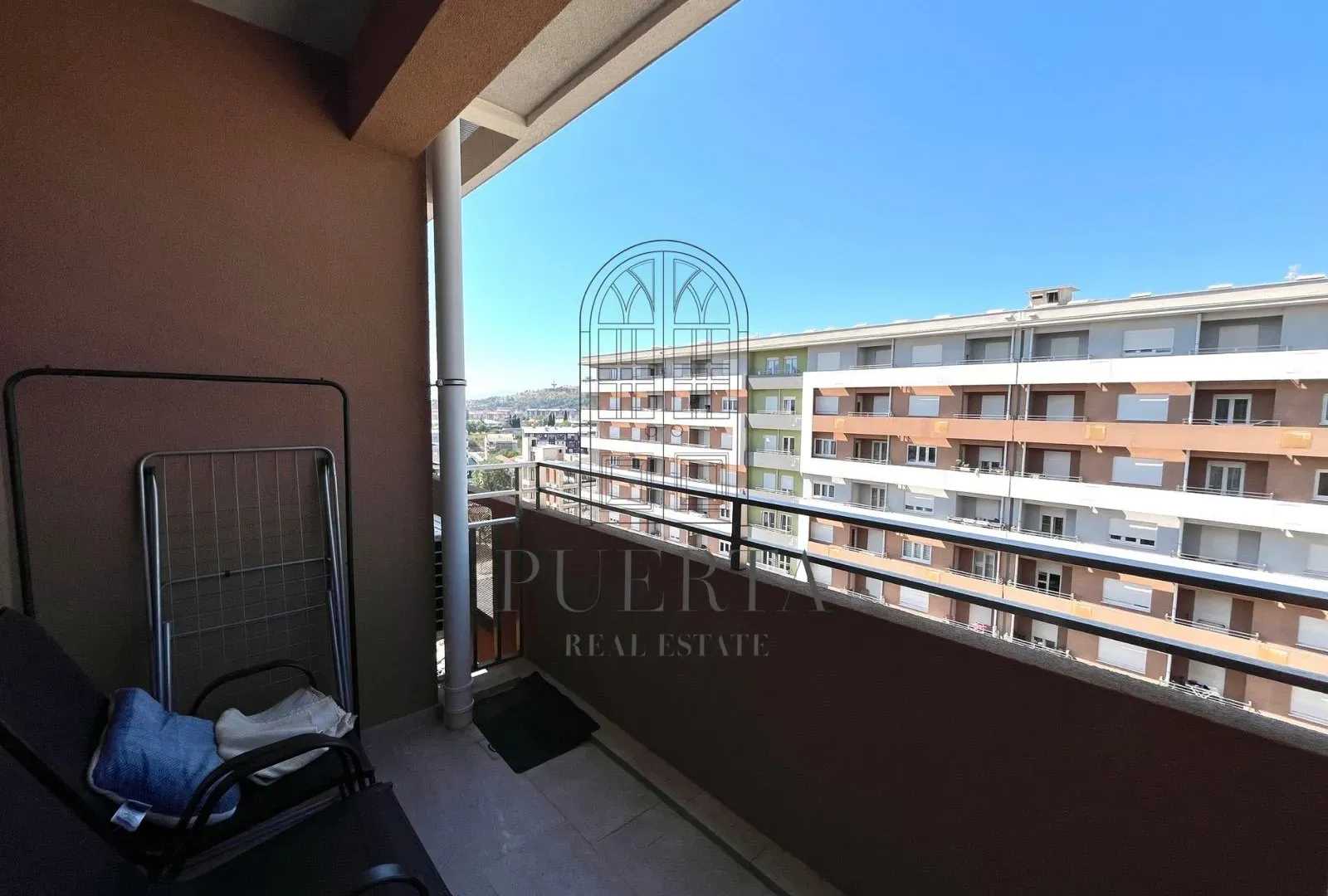 Izdavanje, jednosoban stan, 46m², Central Point, Podgorica