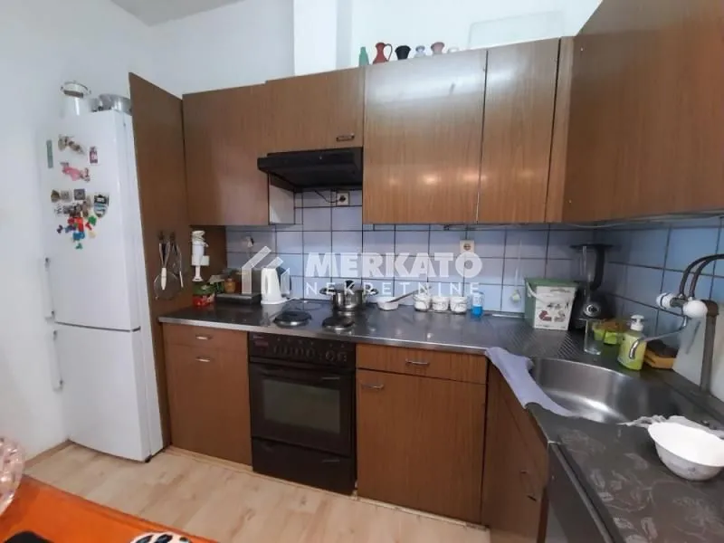 Prodaja, četvorosoban stan, 96m², Centar, Zrenjanin
