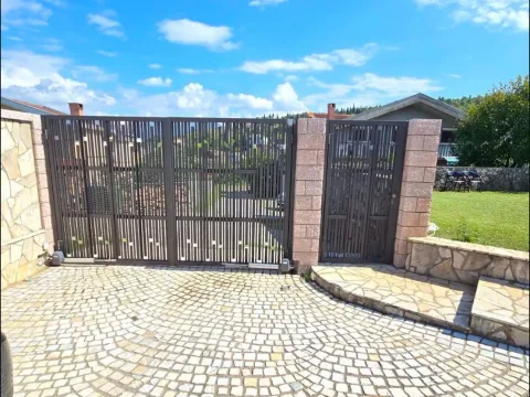 Rent, house, 200m², Zagorič, Podgorica - image 8