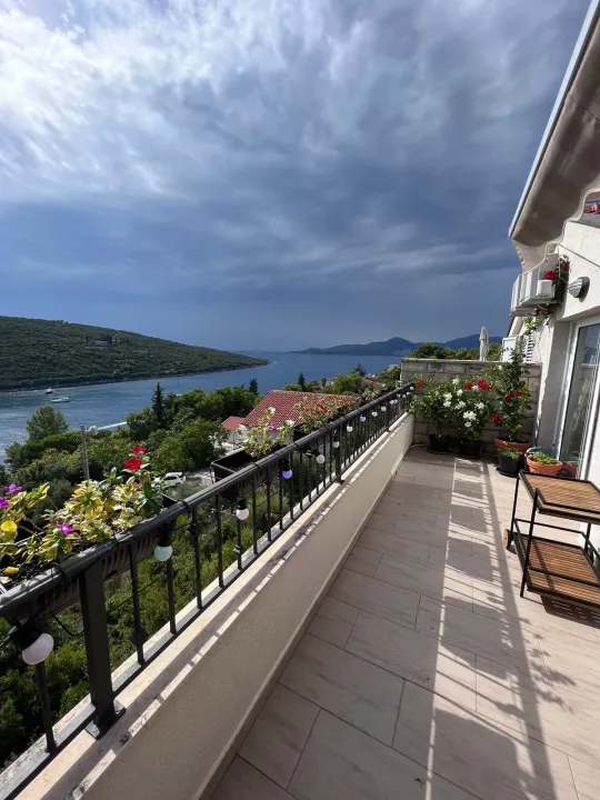 Sale, two bedroom apartment, 75m², Bigova, Kotor