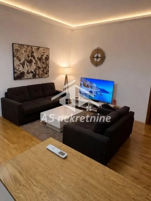 Izdavanje, dvosoban stan, 45m², Autokomanda, Voždovac Sve Podlokacije