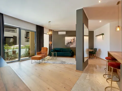 Stan-na-dan, trosoban stan, 79m², Bečići, Budva - image 13