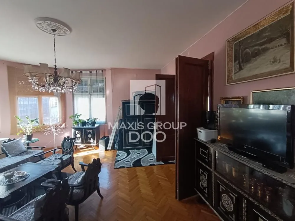 Sale, three bedroom apartment, 96m², Kalenić Pijaca, Vračar Sve Podlokacije