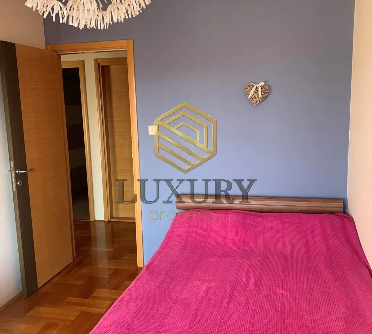 Izdavanje, trosoban stan, 103m², Pobrežje, Podgorica