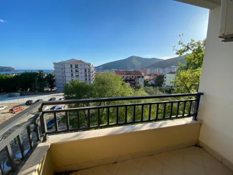 Izdavanje, dvosoban stan, 61m², Budva, Crna Gora - image 2