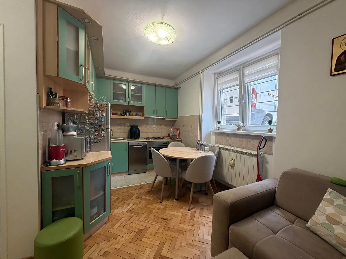 Sale, two bedroom apartment, 34m², Kalenić Pijaca, Vračar Sve Podlokacije