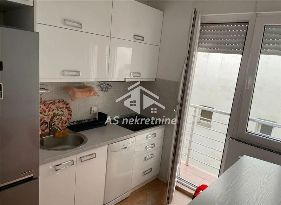 Izdavanje, trosoban stan, 68m², Zvezdara Sve Podlokacije, Beograd
