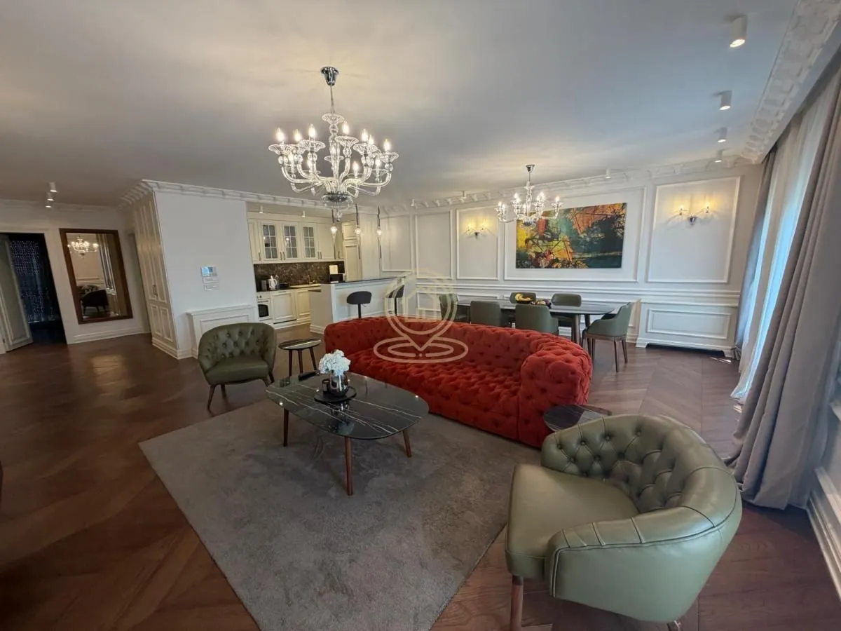 Izdavanje, četvorosoban stan, 125m², Čubura, Beograd