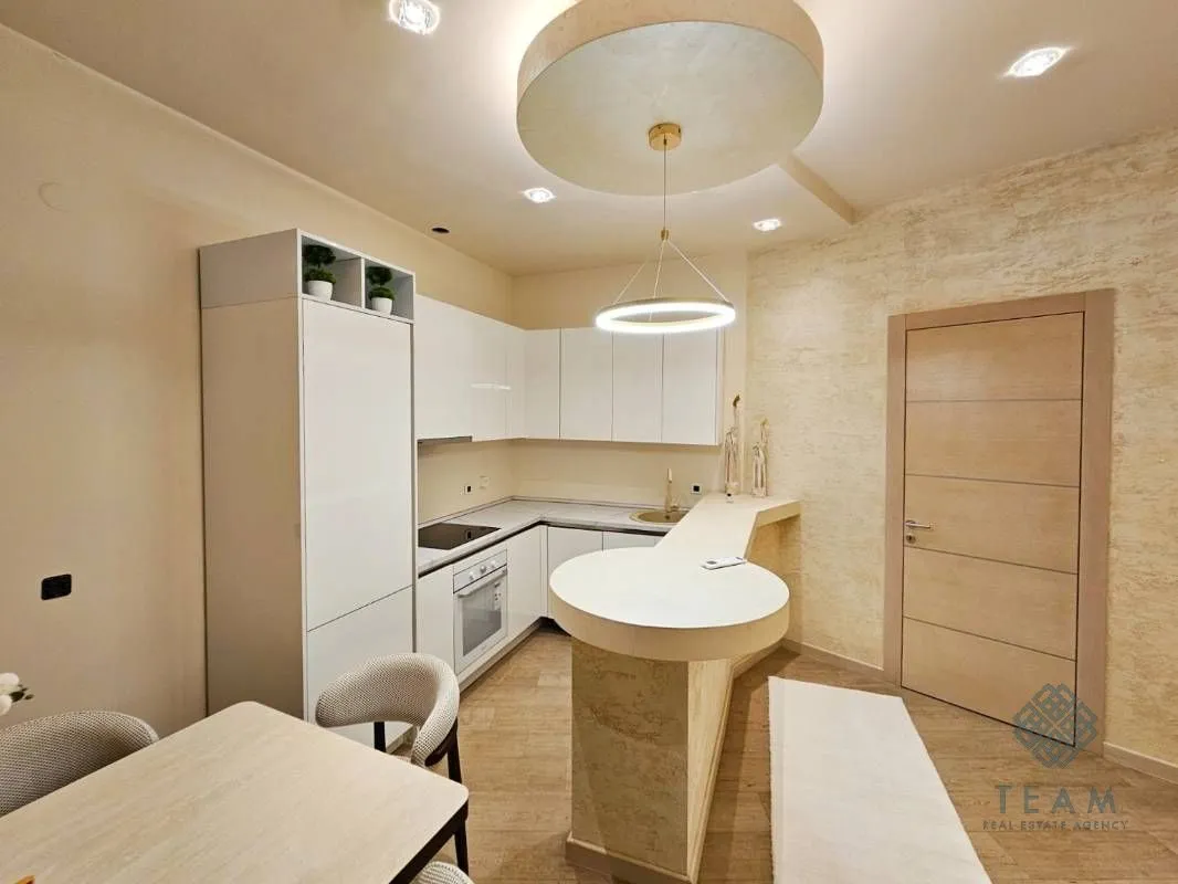 Sale, three bedroom apartment, 117m², Centar, Budva