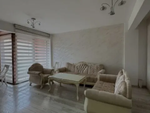 Izdavanje, trosoban stan, 95m², Preko Morače, Podgorica