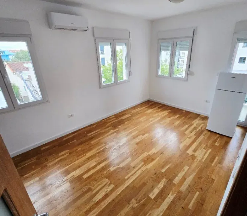 Izdavanje, jednosoban stan, 41m², Zabjelo, Podgorica