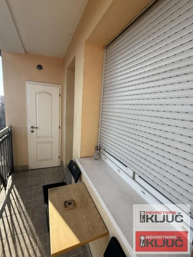 Prodaja, trosoban stan, 77m², Grbavica, Novi Sad Sve Podlokacije