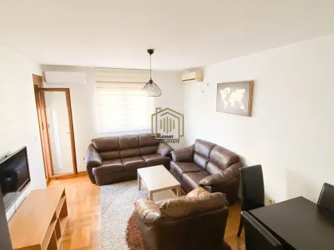 Izdavanje, dvosoban stan, 65m², Stari Aerodrom, Podgorica - image 1
