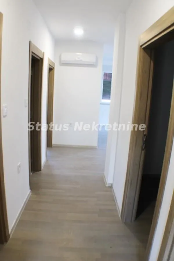 Prodaja, trosoban stan, 77m², Petrovaradin, Novi Sad