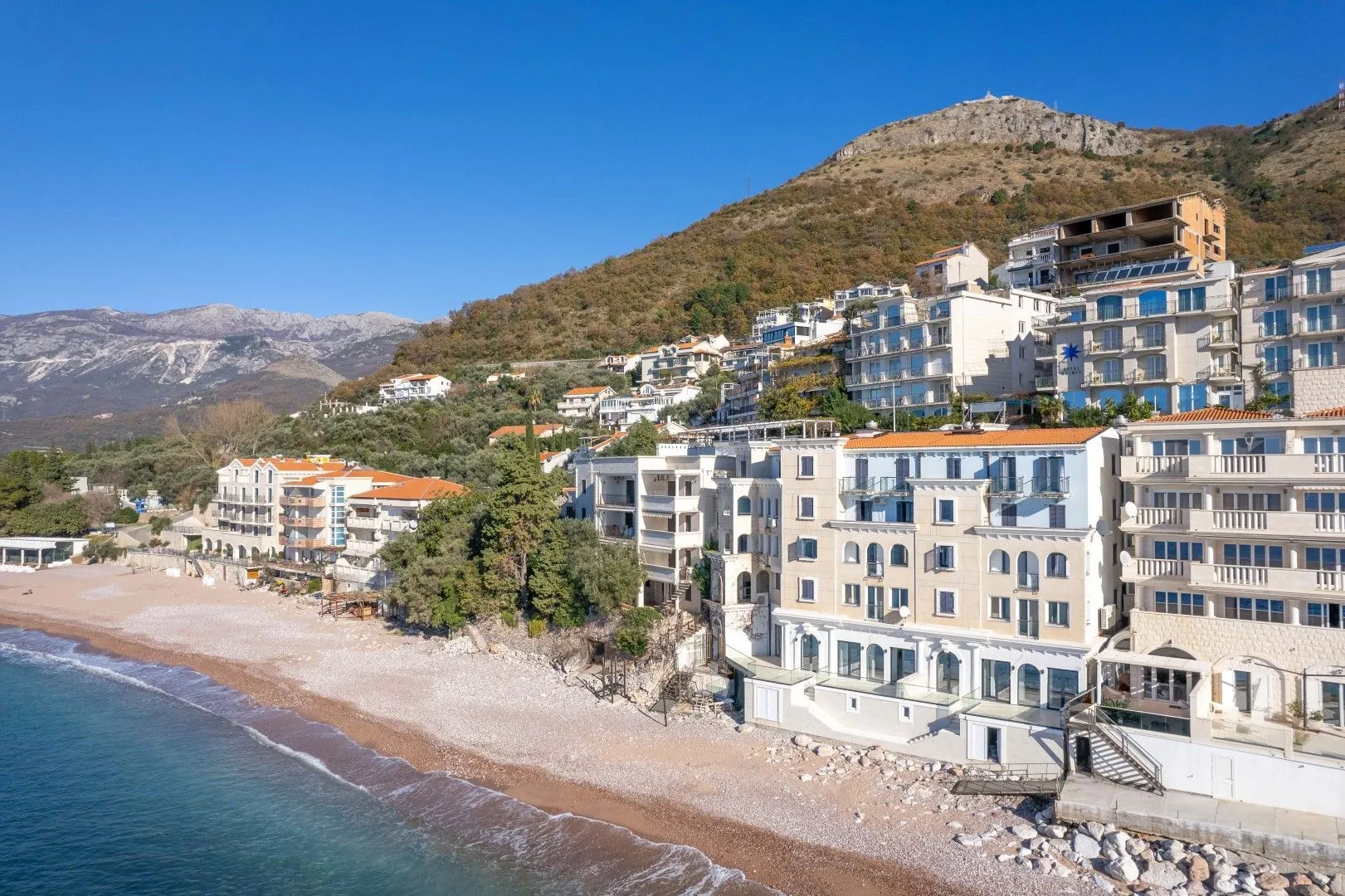 Sale, three bedroom apartment, 222m², Sveti Stefan, Budva