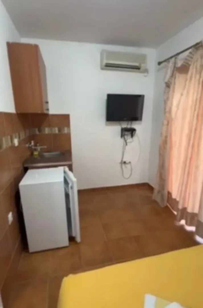 Izdavanje, garsonjera, 25m², Budva, Crna Gora