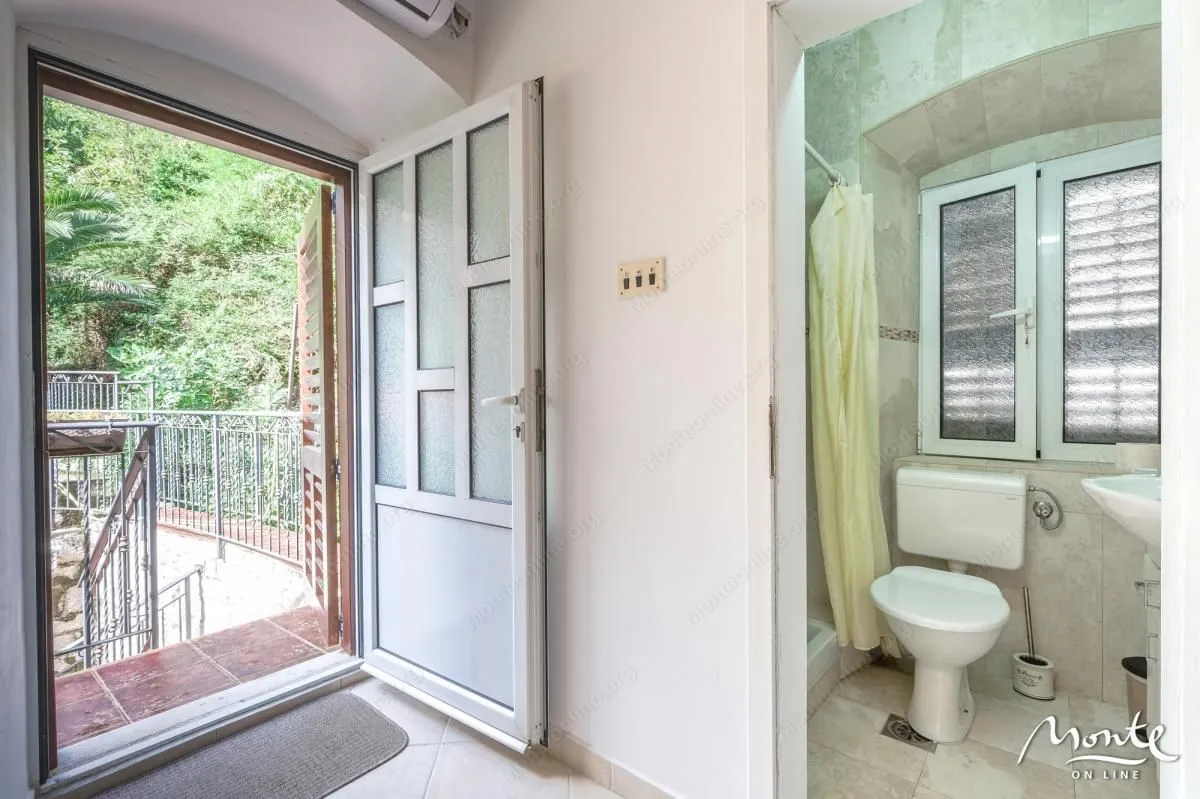 Sale, three bedroom apartment, 80m², Prčanj, Kotor