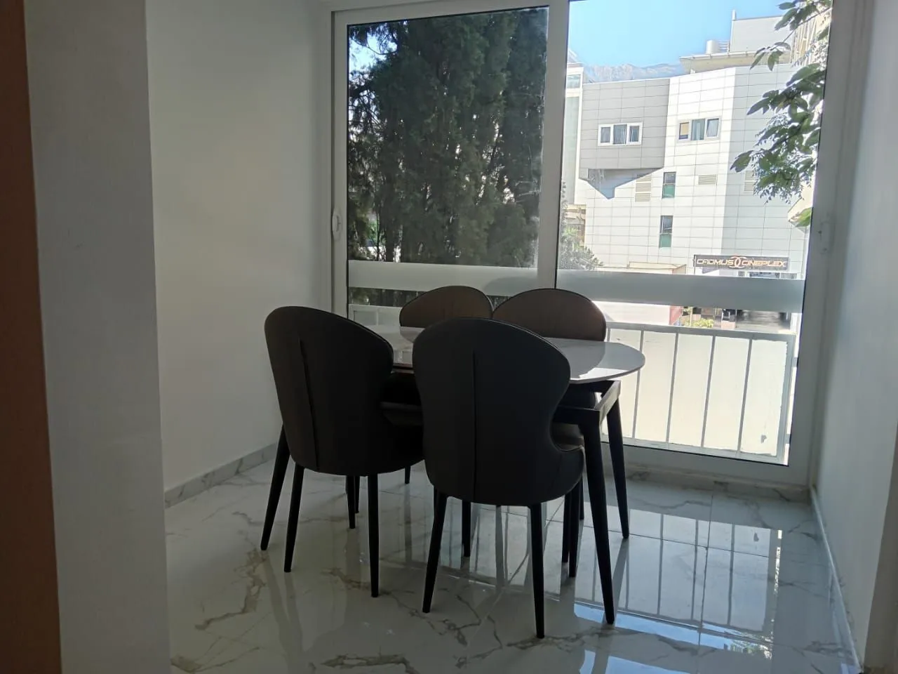 Izdavanje, jednosoban stan, 47m², Budva, Crna Gora