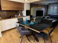 Izdavanje, četvorosoban stan, 120m², Južni Bulevar, Vračar Sve Podlokacije - image 1