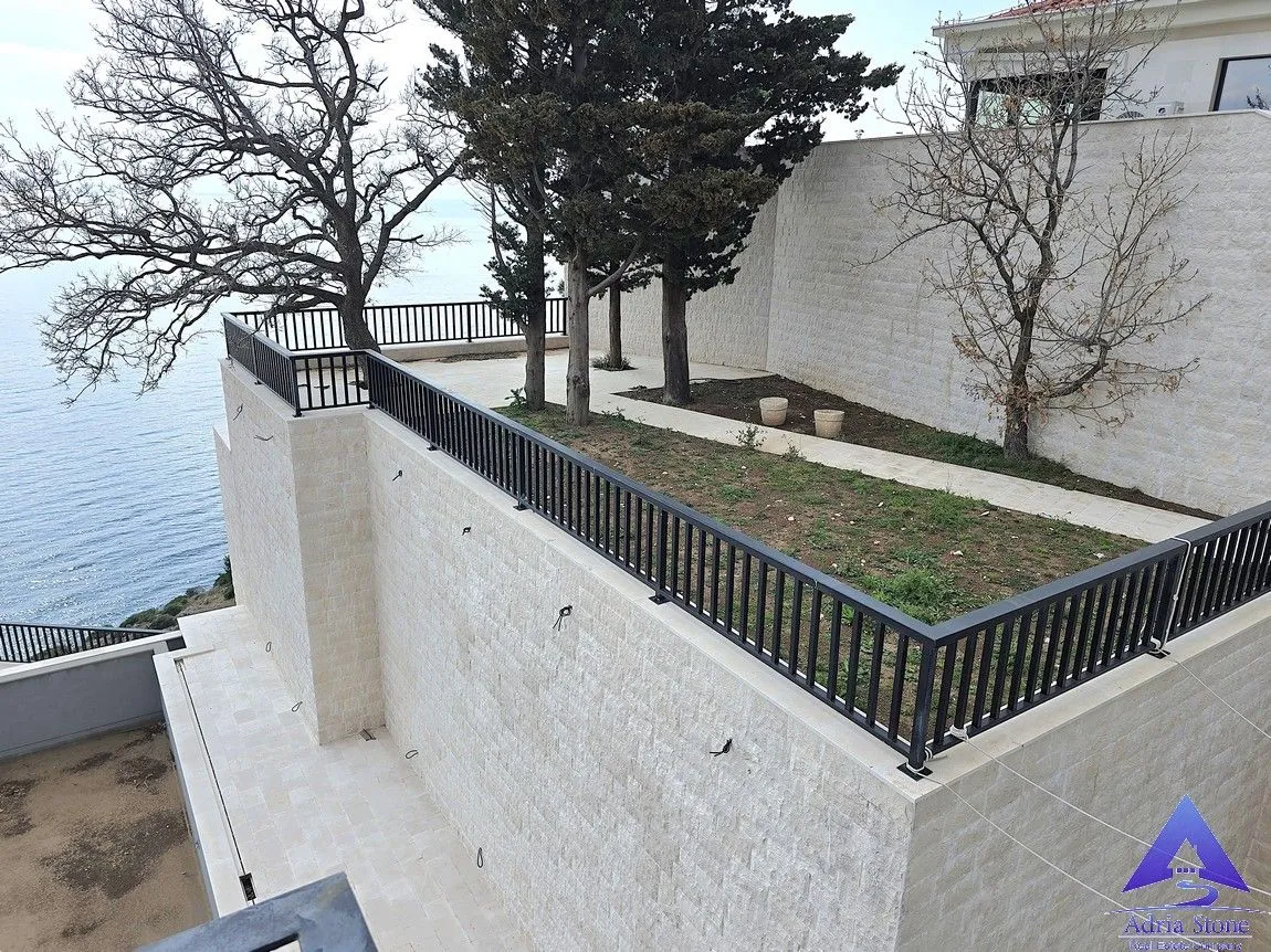 Prodaja, kuća, 580m², Skočiđevojka, Budva