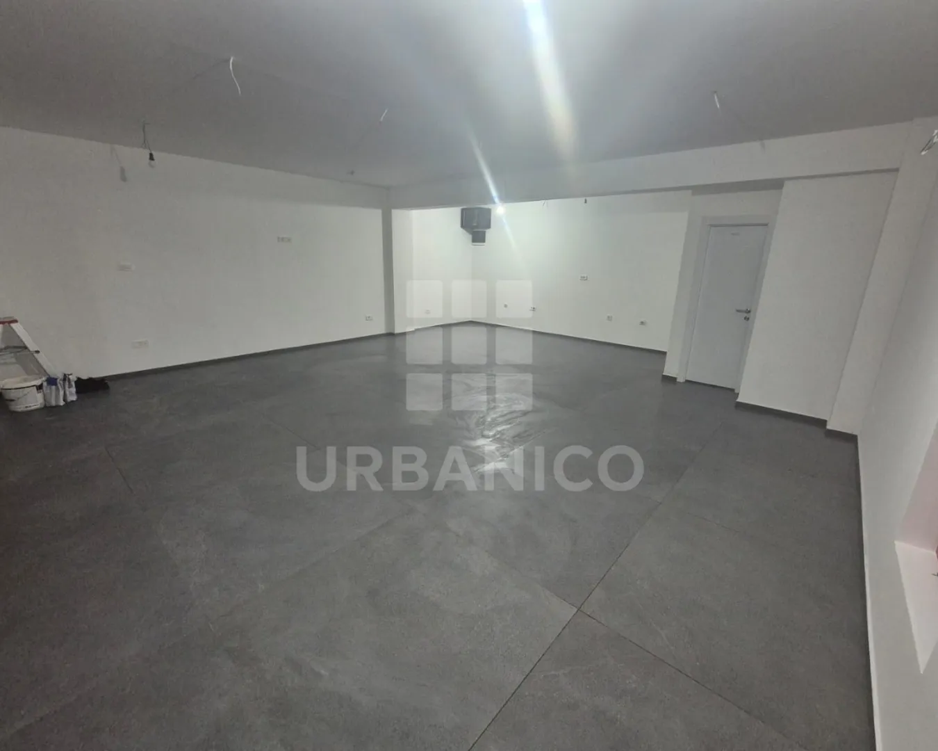 Sale, office space, 54m², Vezirov Most, Podgorica
