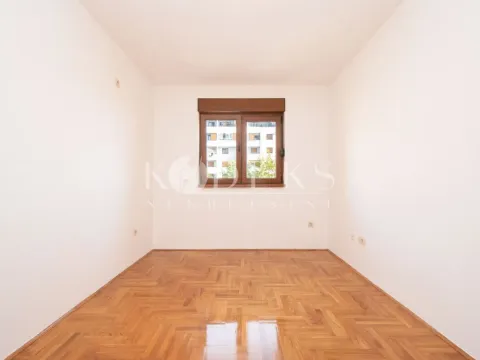 Izdavanje, poslovni prostor, 66m², Stari Aerodrom, Podgorica - image 6