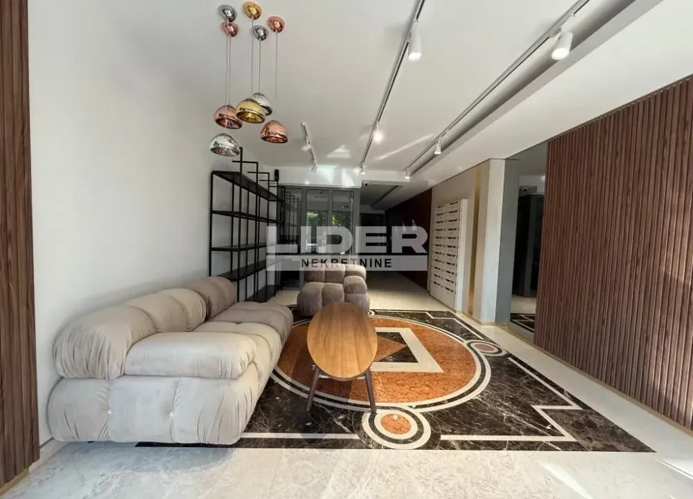 Prodaja, četvorosoban stan, 125m², Autokomanda, Voždovac Sve Podlokacije