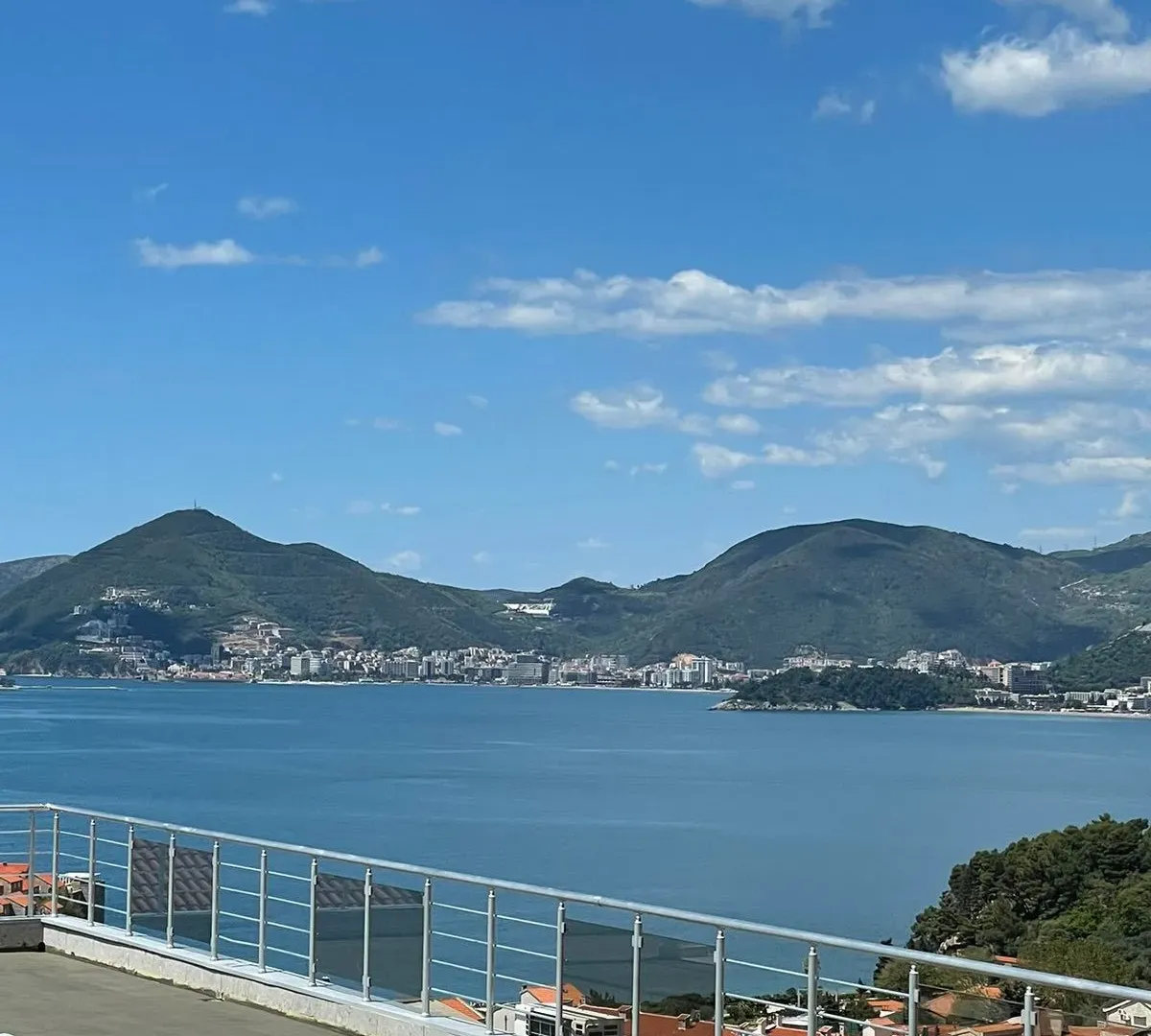 Rent, studio apartment, 40m², Sveti Stefan, Budva
