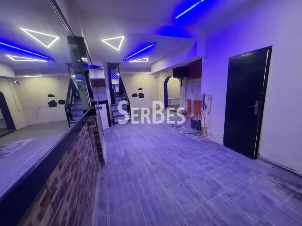 Izdavanje, poslovni prostor, 110m², Bulevar Oslobodjenja, Novi Sad Sve Podlokacije