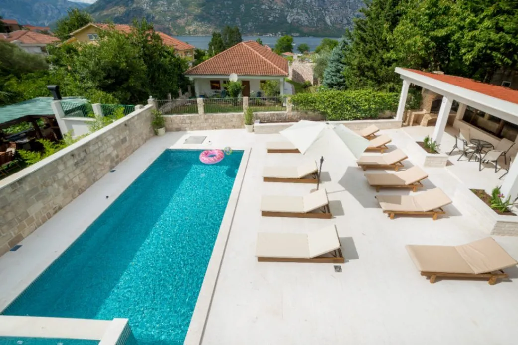Sale, house, 240m², Donji Stoliv, Kotor