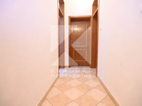 Rent, house, 400m², Zlatica, Podgorica - image 33