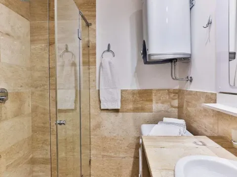 Sale, two bedroom apartment, 85m², Budva, Crna Gora - image 4