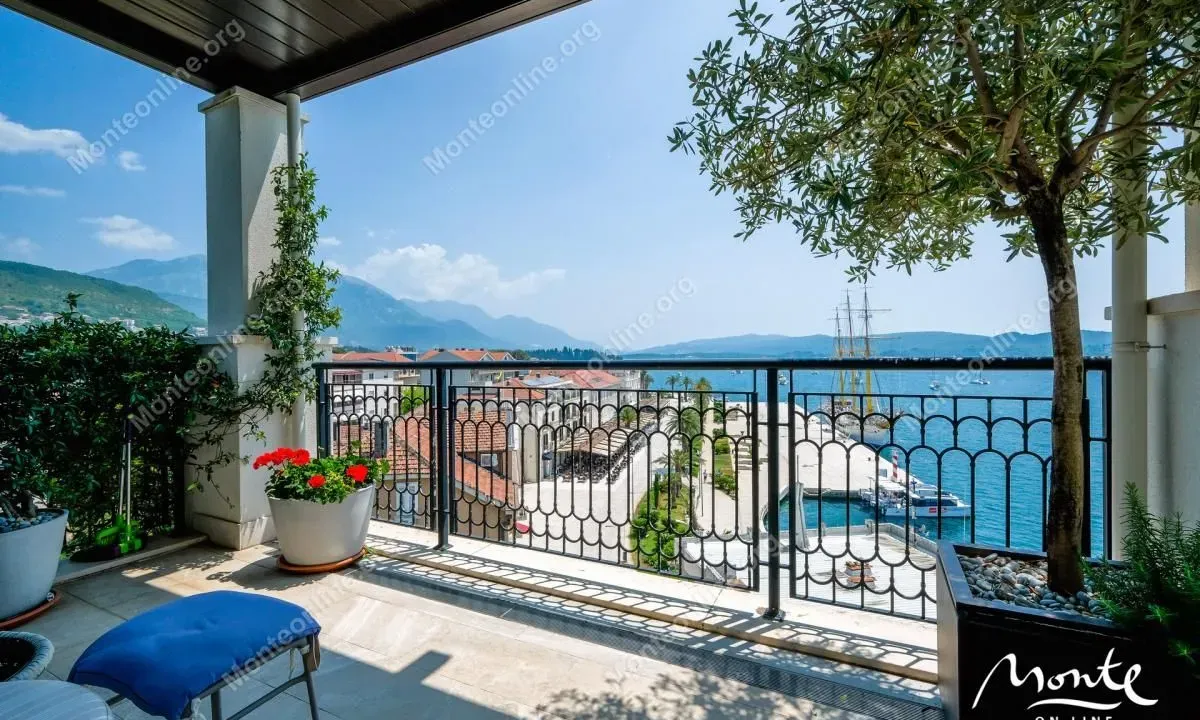 Prodaja, dvosoban stan, 136m², Porto Montenegro, Tivat