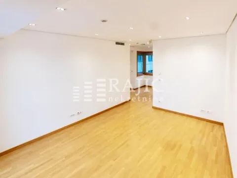 Empty bright room with wooden flooring. - image 2
