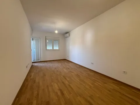 Sale, two bedroom apartment, 66m², Stari Aerodrom, Podgorica - image 8