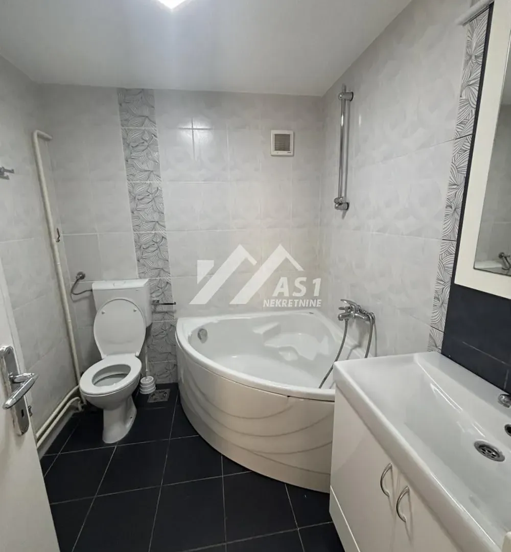 Rent, two bedroom apartment, 40m², Bulevar Oslobodjenja, Novi Sad Sve Podlokacije