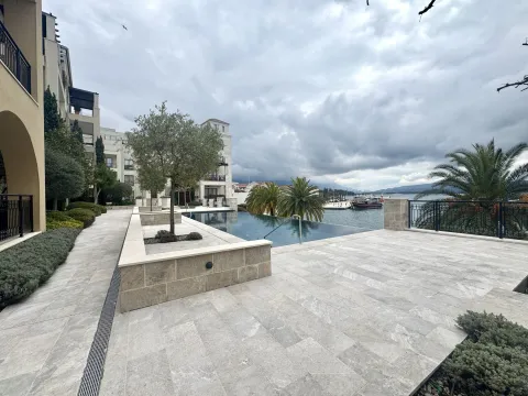 Rent, two bedroom apartment, 116m², Porto Montenegro, Tivat - image 14