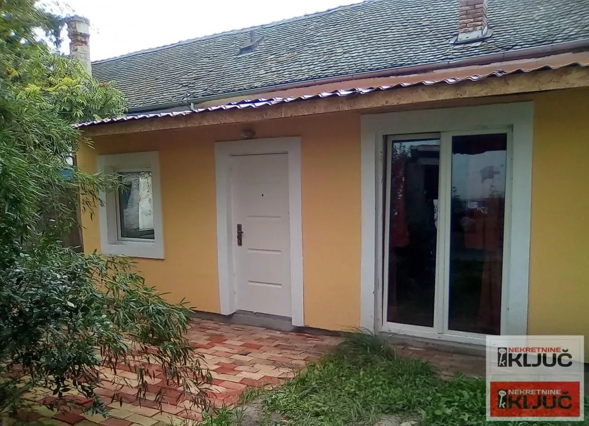 Izdavanje, kuća, 47m², Centar, Novi Sad