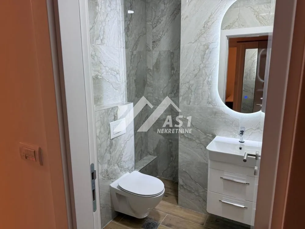 Izdavanje, jednosoban stan, 36m², Salajka, Novi Sad Sve Podlokacije