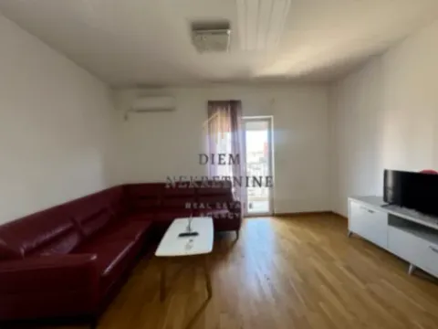 Izdavanje, dvosoban stan, 70m², Stari Aerodrom, Podgorica - image 2