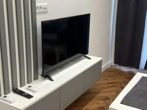 Rent, one bedroom apartment, 40m², Tivat, Crna Gora - image 5