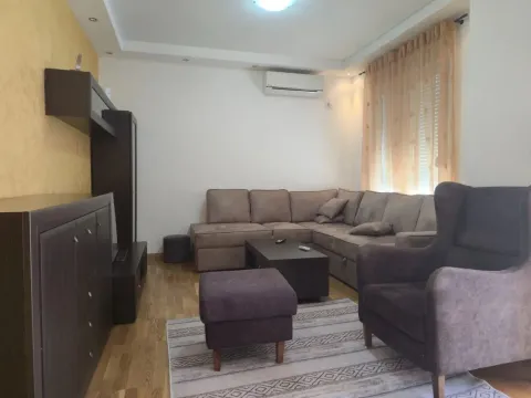Izdavanje, jednosoban stan, 50m², City Kvart, Podgorica - image 3
