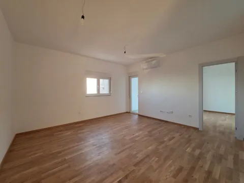 Sale, two bedroom apartment, 58m², Bečići, Budva - image 9