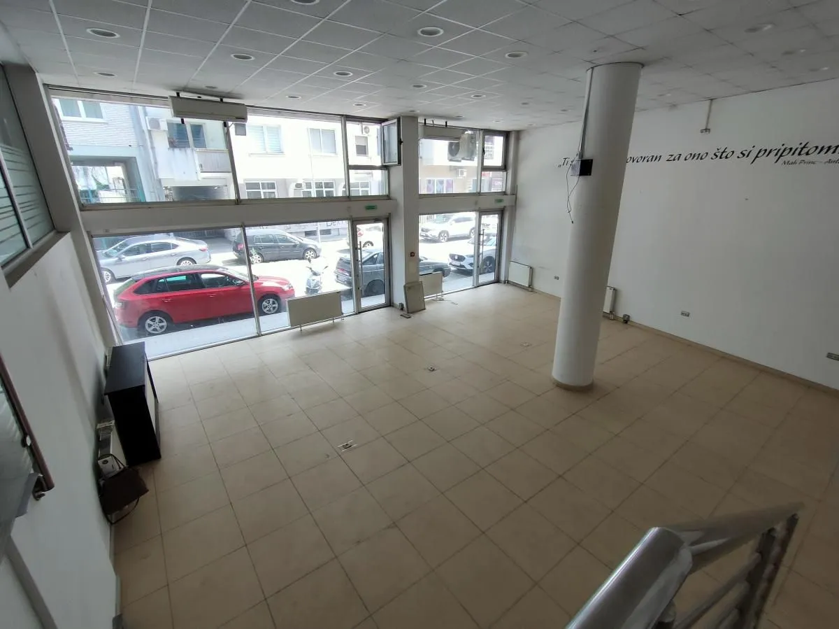 Sale, office space, 229m², Grbavica, Novi Sad Sve Podlokacije