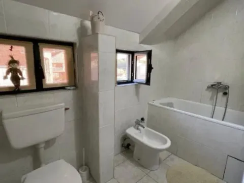 Izdavanje, trosoban stan, 100m², Mrčevac, Tivat - image 5